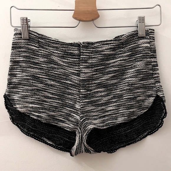 H&M Divided Black + White Striped Knit Shorts - Picture 1 of 4